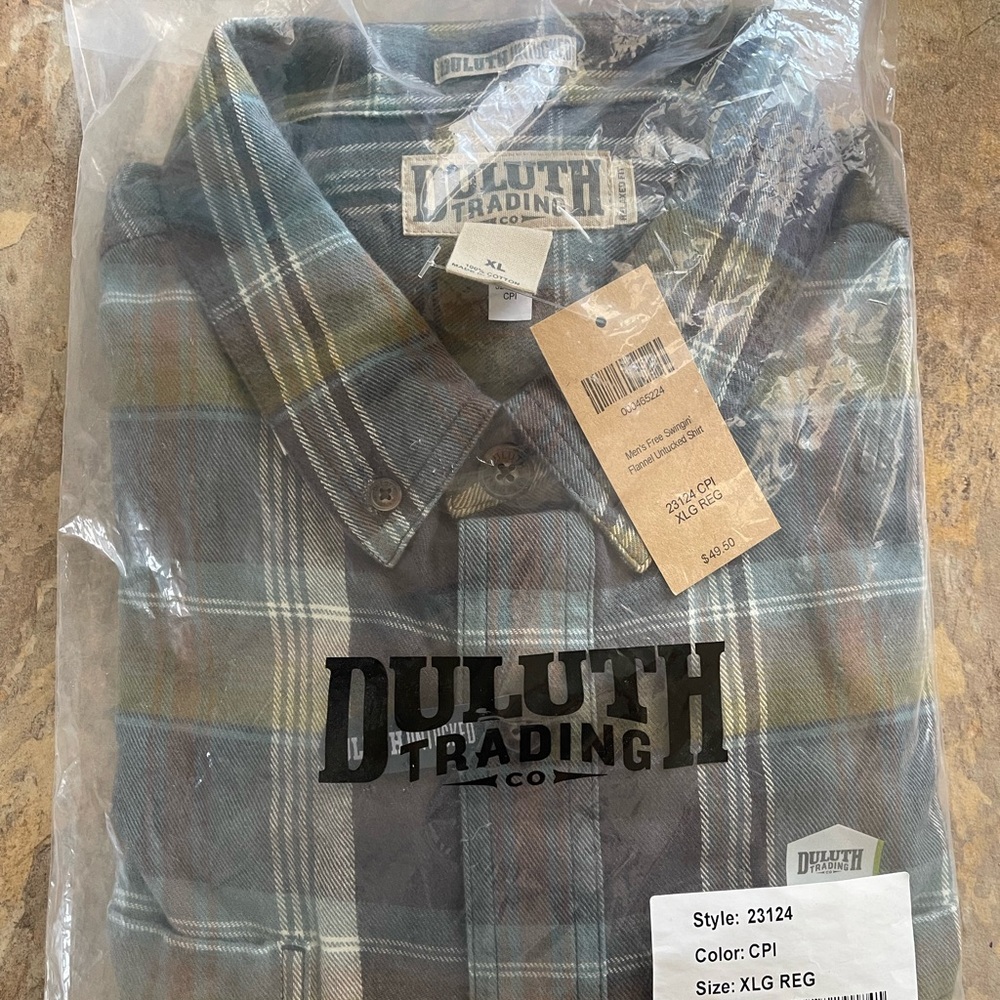 Duluth Trading Co. Men's Free Swingin' Flannel Untucked Shirt